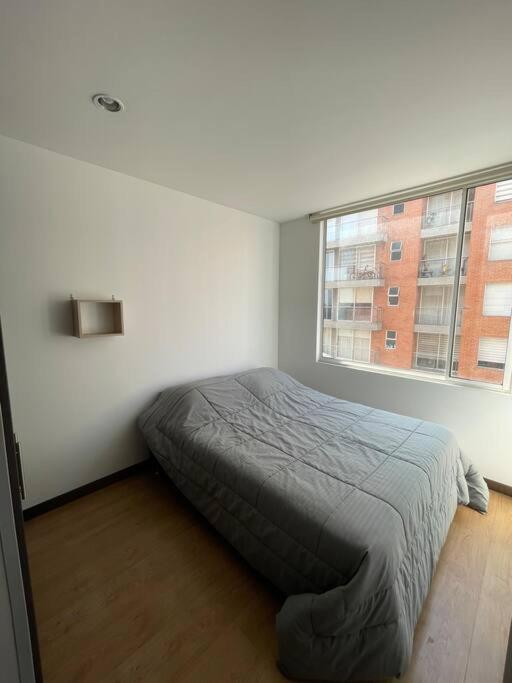 Residencia Aeropuerto Bogotá: Habitación Privada Con Zonas Comunes *