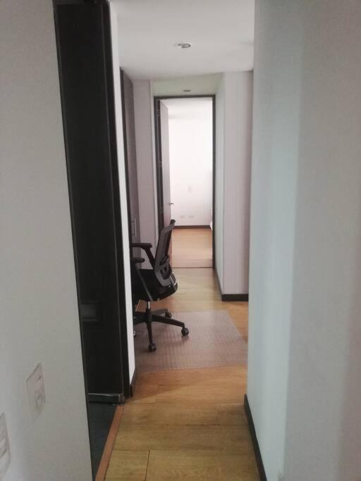 Residencia Aeropuerto Bogotá: Habitación Privada Con Zonas Comunes *