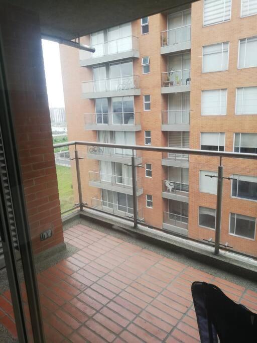 Residencia Aeropuerto Bogotá: Habitación Privada Con Zonas Comunes Apartment *