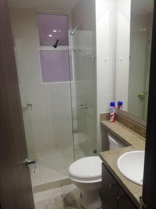 Residencia Aeropuerto Bogotá: Habitación Privada Con Zonas Comunes Apartment *