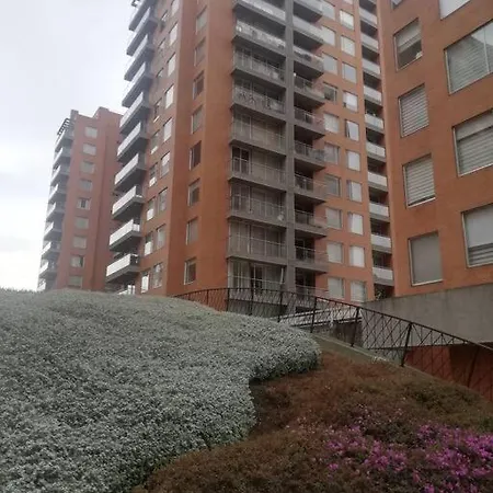 Hermosa habitación privada en conjunto residencial cerca al Aeropuerto y terminal de Bogotá, zonas comunes se comparten con 1 persona Exterior foto